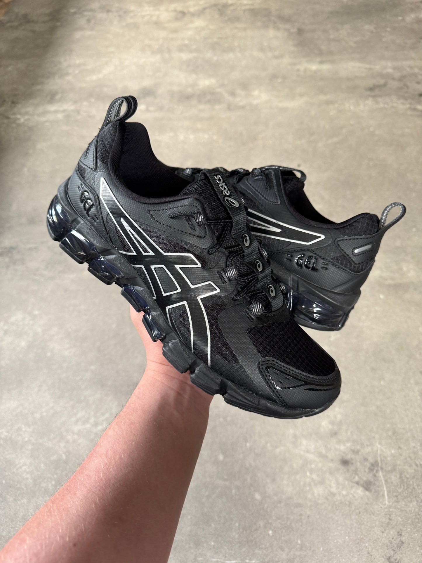 ASICS gel quantum 180