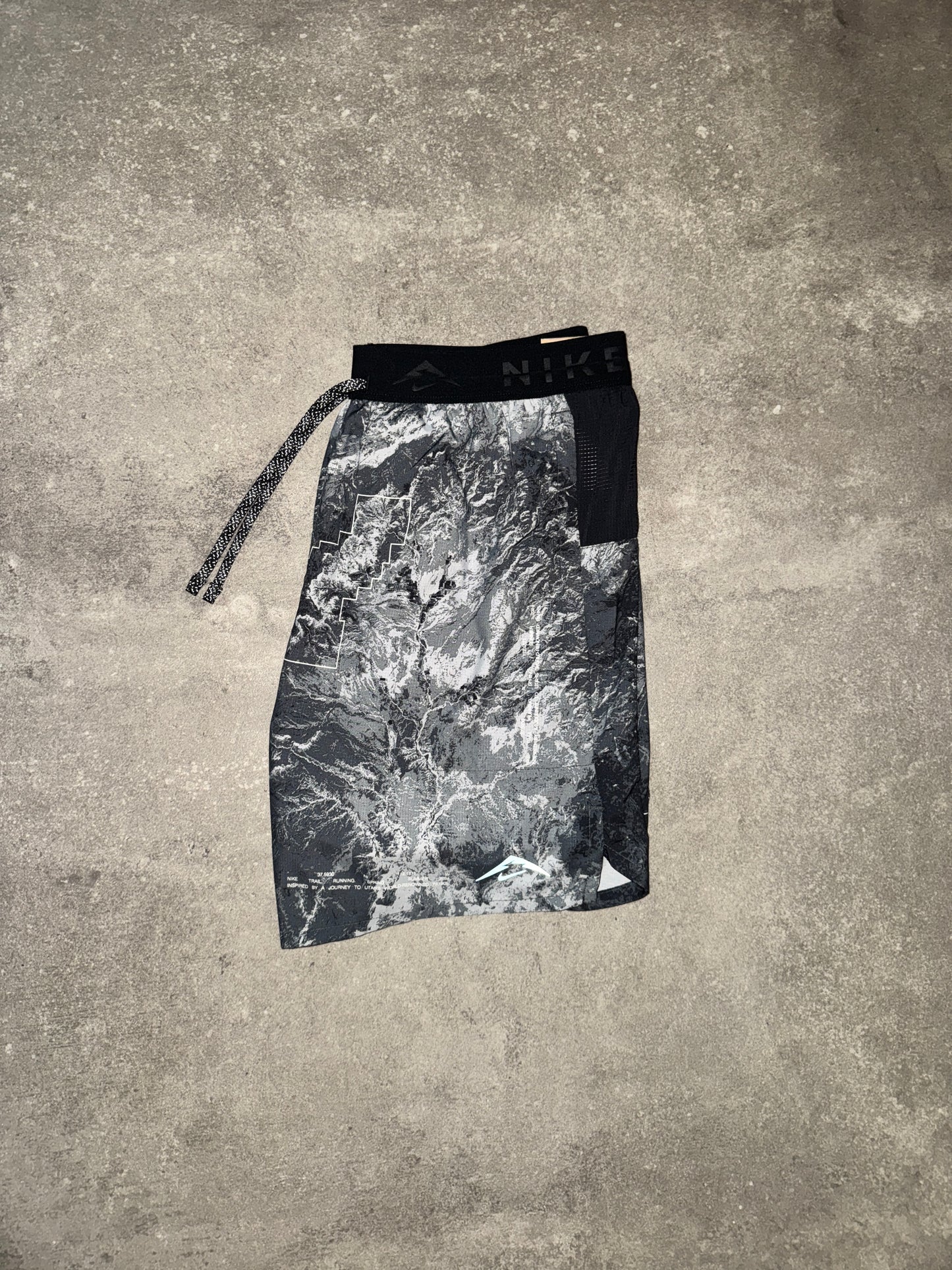 Nike Trail Geographical Shorts
