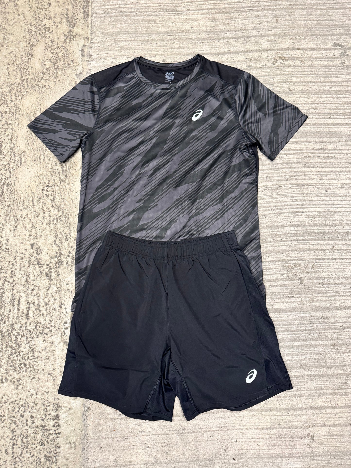 Asics core graphic set