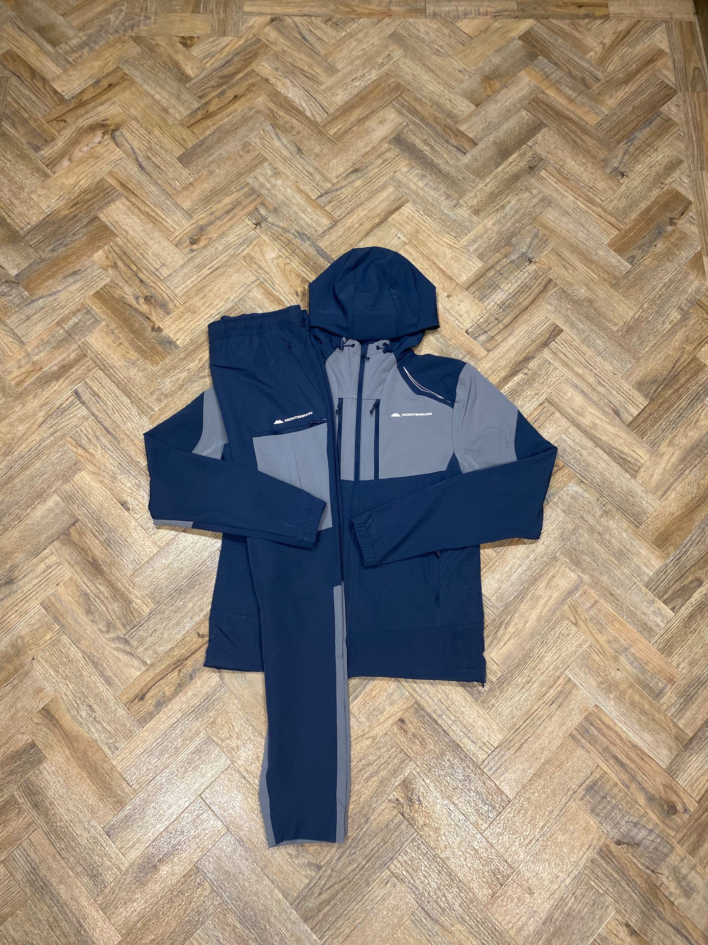 Monterrain orbit tracksuit