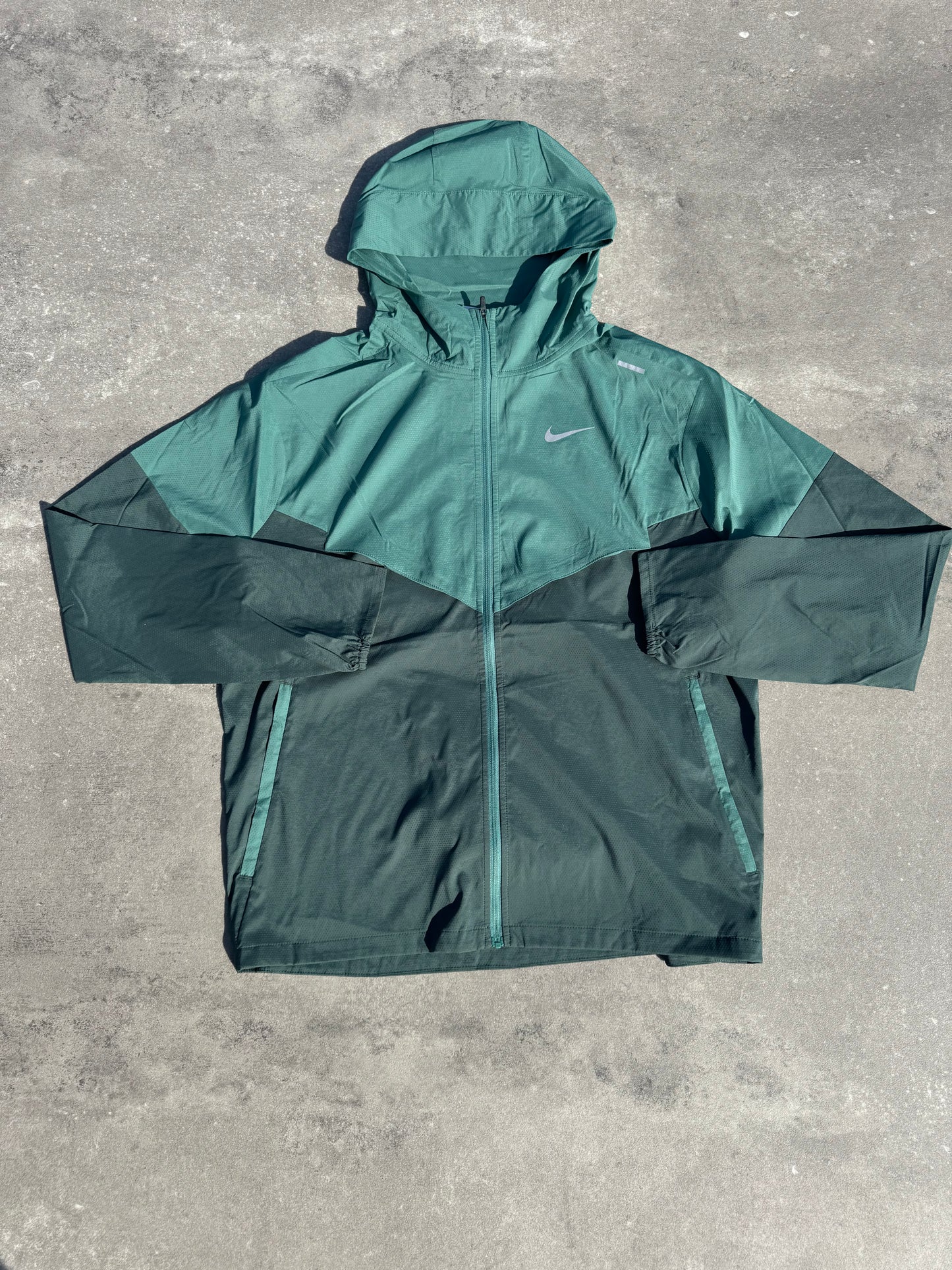 Nike Repel UV Windrunner emerald