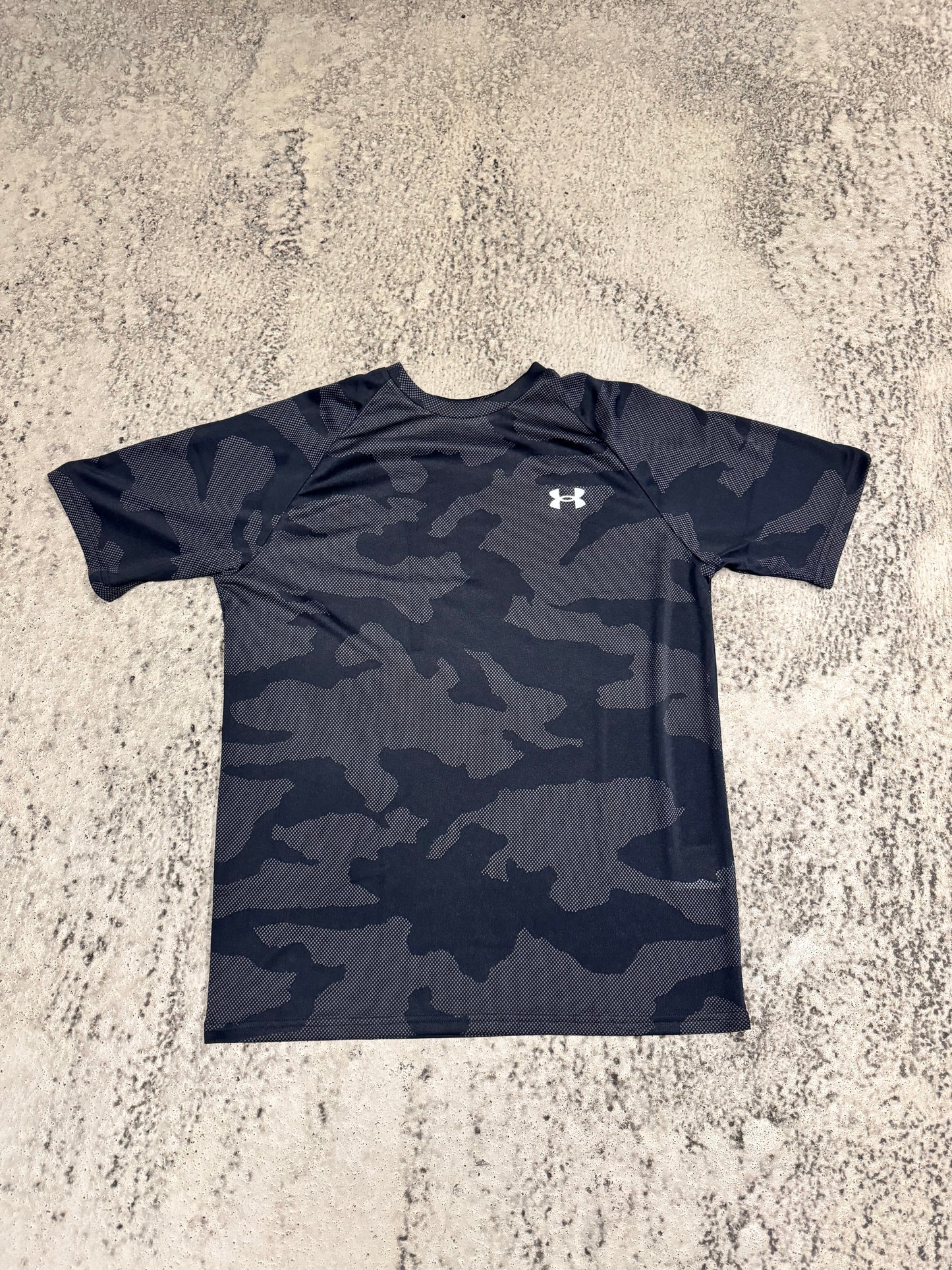 UA Camo tee black