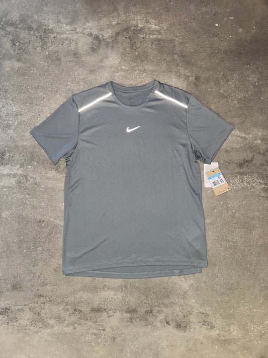 Nike Graphic Tee Grey