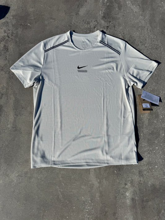 Nike Miler 1.0 Graphic tee White
