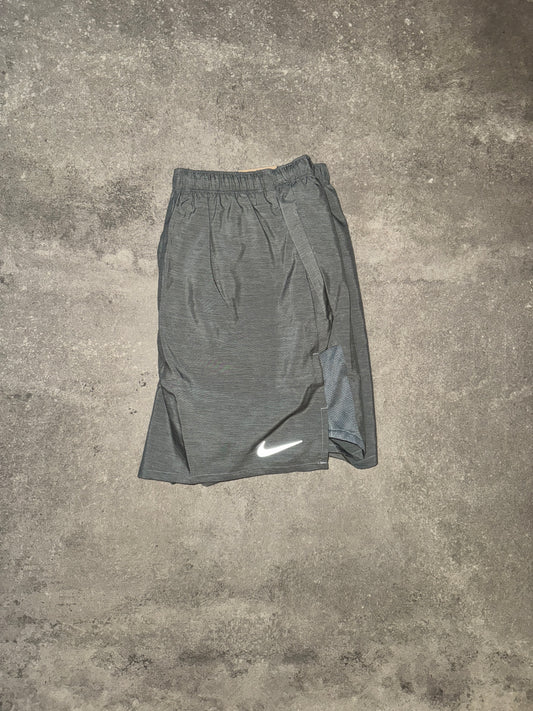 Nike 7” Challenger Shorts Grey